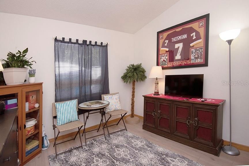 For Sale: $220,000 (3 beds, 2 baths, 1143 Square Feet)