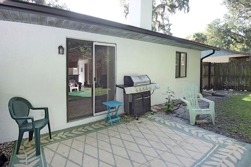 For Sale: $220,000 (3 beds, 2 baths, 1143 Square Feet)