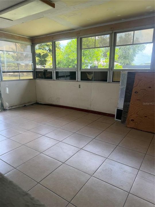 На продажу: $169,900 (2 спален, 2 ванн, 1104 Квадратных фут)