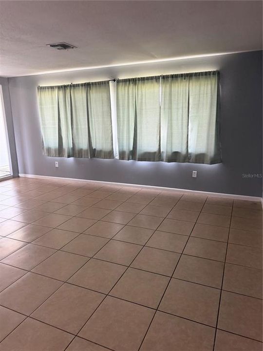 На продажу: $169,900 (2 спален, 2 ванн, 1104 Квадратных фут)