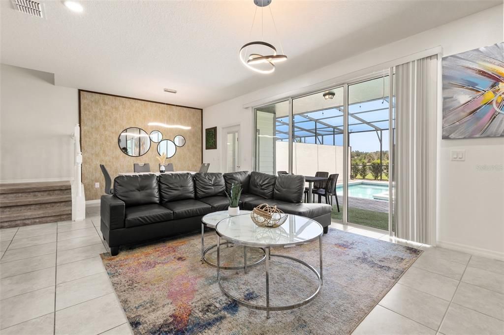 En Venta: $430,000 (5 camas, 4 baños, 2281 Pies cuadrados)