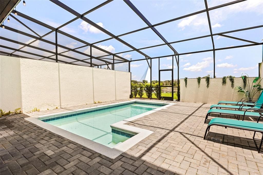 En Venta: $430,000 (5 camas, 4 baños, 2281 Pies cuadrados)