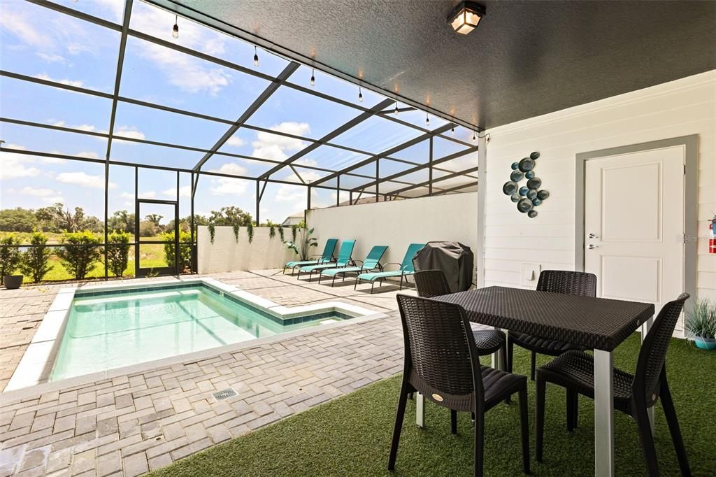 En Venta: $430,000 (5 camas, 4 baños, 2281 Pies cuadrados)