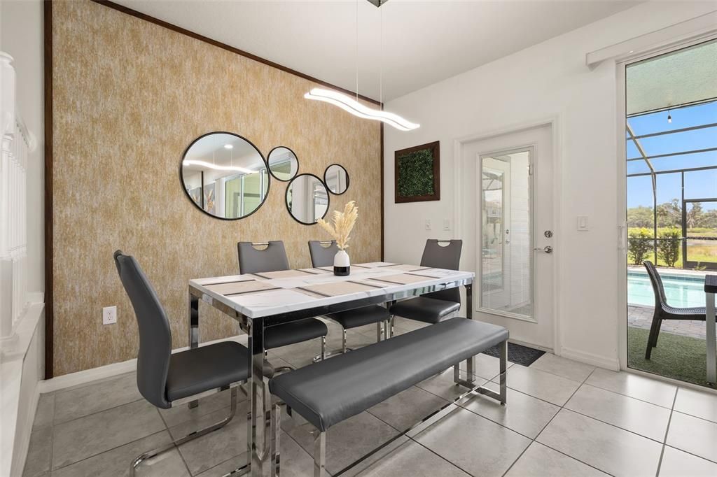 En Venta: $430,000 (5 camas, 4 baños, 2281 Pies cuadrados)