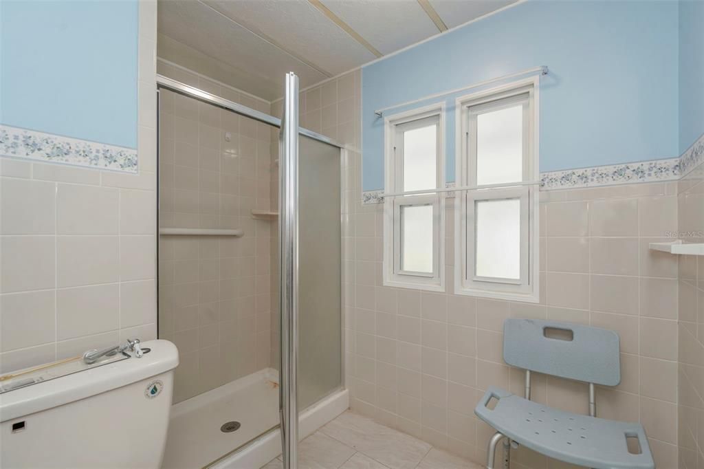 Activo con contrato: $155,000 (2 camas, 2 baños, 1456 Pies cuadrados)