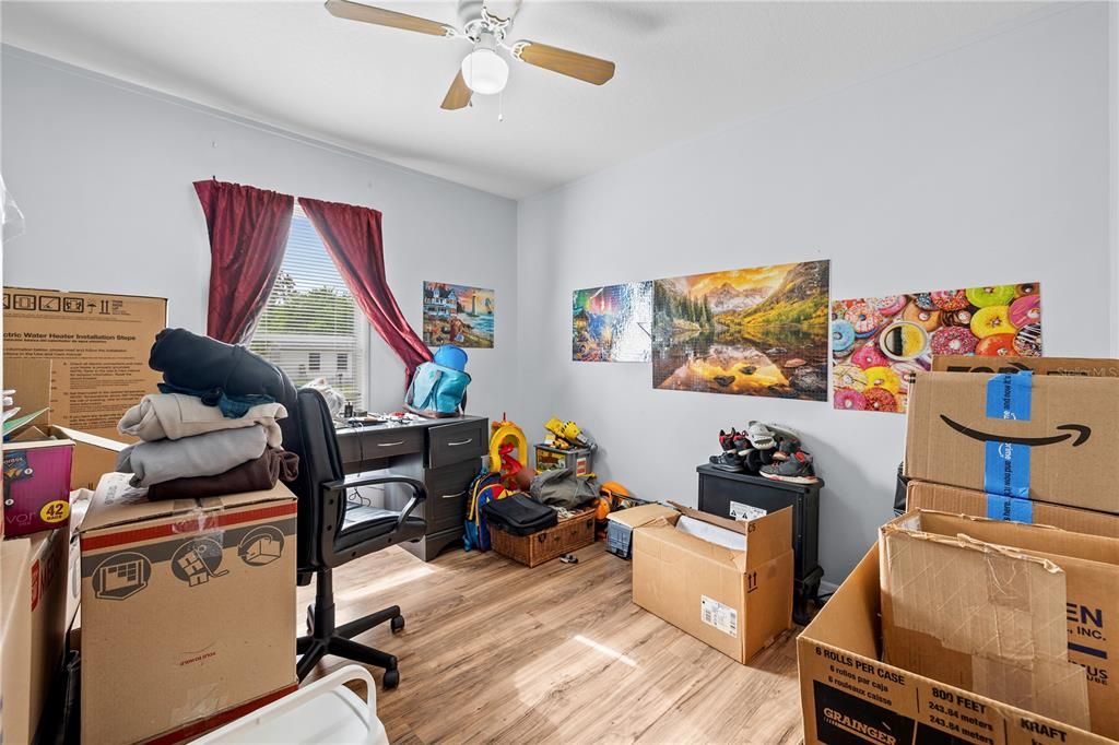 На продажу: $315,000 (4 спален, 2 ванн, 1647 Квадратных фут)
