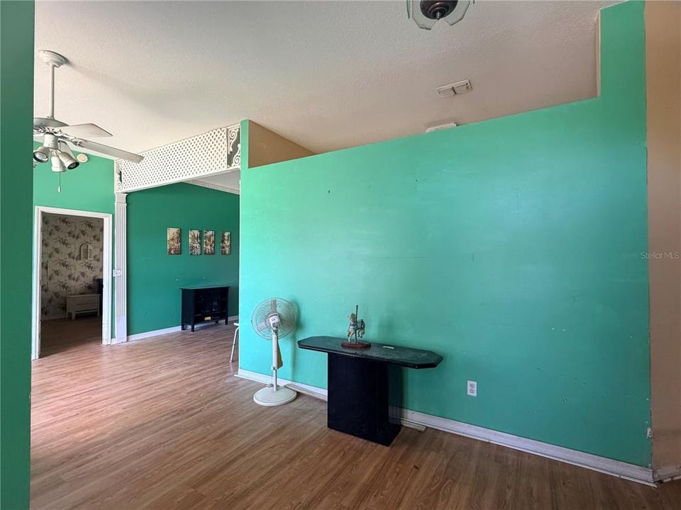 Activo con contrato: $292,000 (3 camas, 2 baños, 1790 Pies cuadrados)