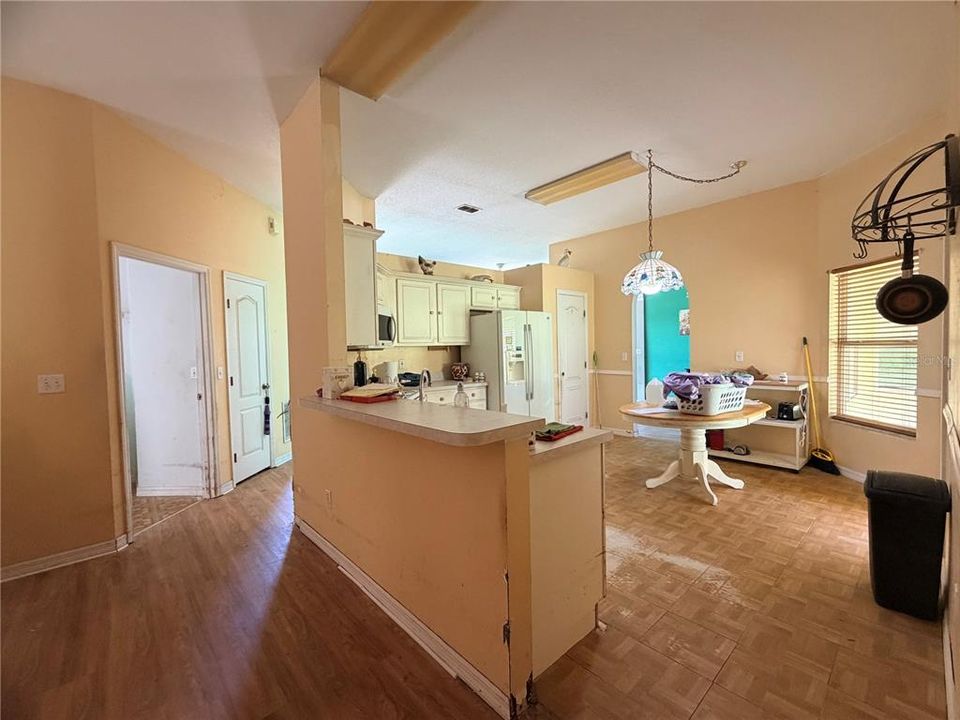 Activo con contrato: $292,000 (3 camas, 2 baños, 1790 Pies cuadrados)