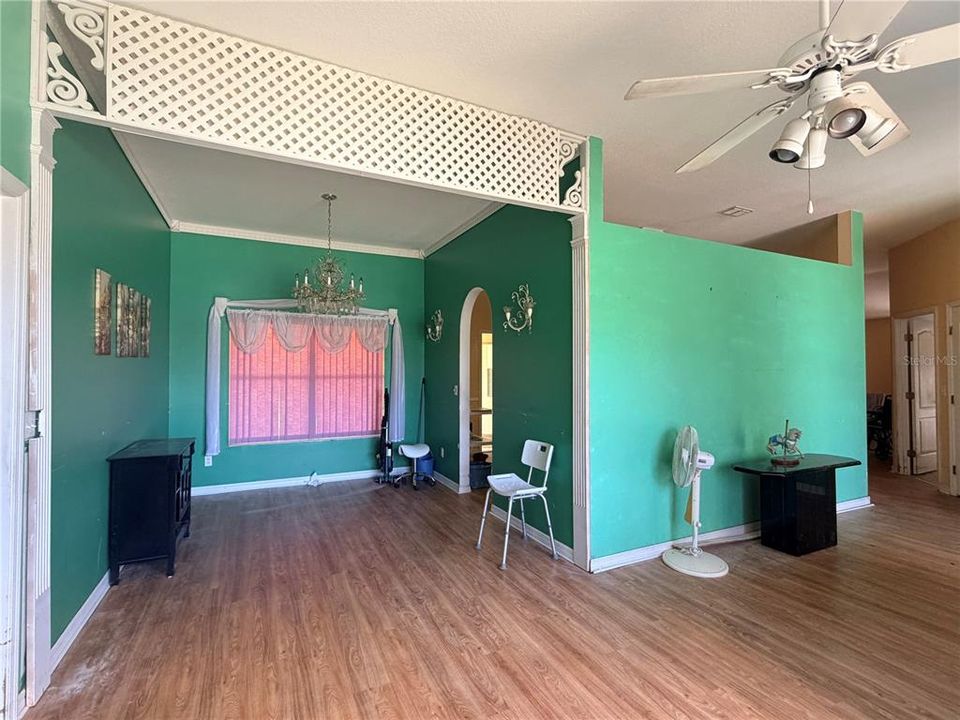 Activo con contrato: $292,000 (3 camas, 2 baños, 1790 Pies cuadrados)