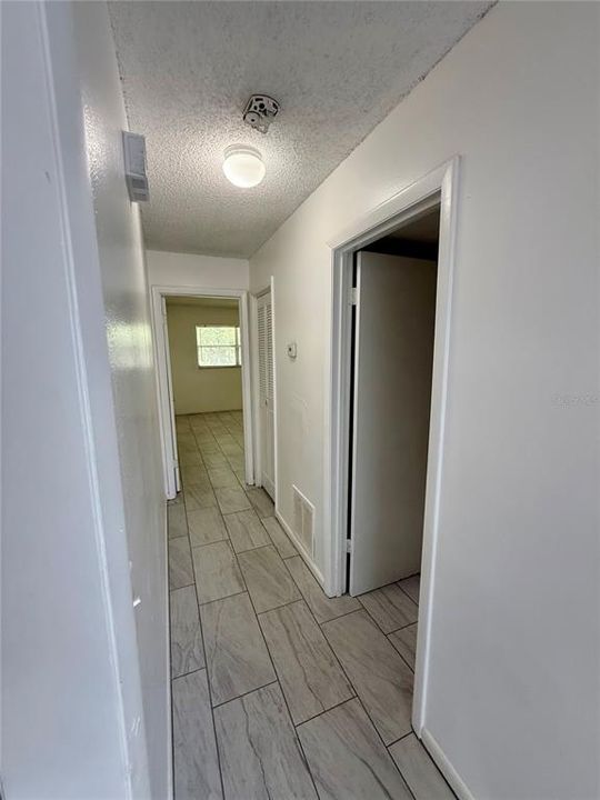 For Rent: $1,600 (2 beds, 1 baths, 971 Square Feet)