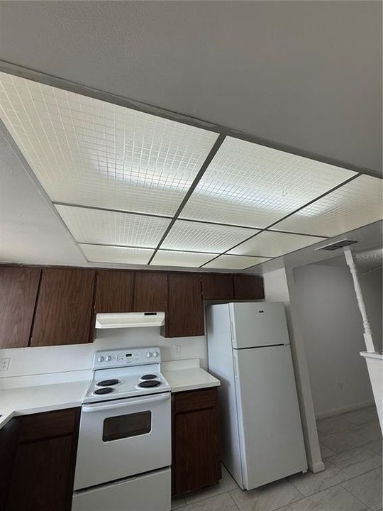 For Rent: $1,600 (2 beds, 1 baths, 971 Square Feet)