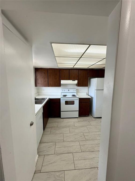 For Rent: $1,600 (2 beds, 1 baths, 971 Square Feet)
