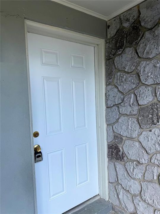For Rent: $1,600 (2 beds, 1 baths, 971 Square Feet)