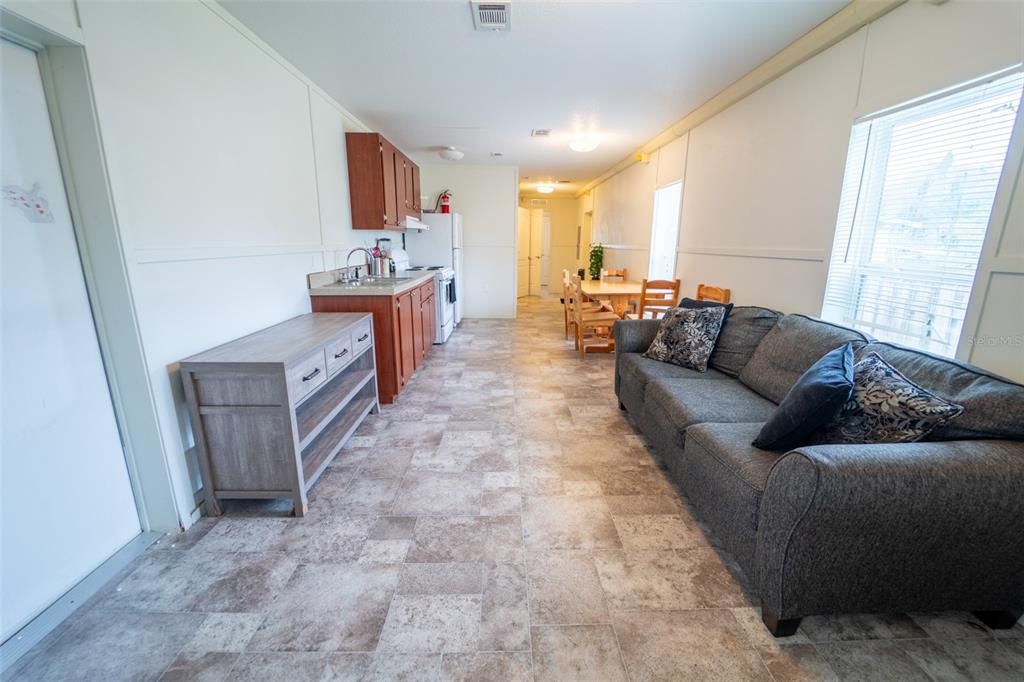 En Venta: $375,000 (5 camas, 3 baños, 2310 Pies cuadrados)