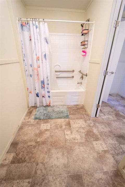En Venta: $375,000 (5 camas, 3 baños, 2310 Pies cuadrados)