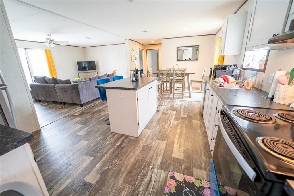 En Venta: $375,000 (5 camas, 3 baños, 2310 Pies cuadrados)