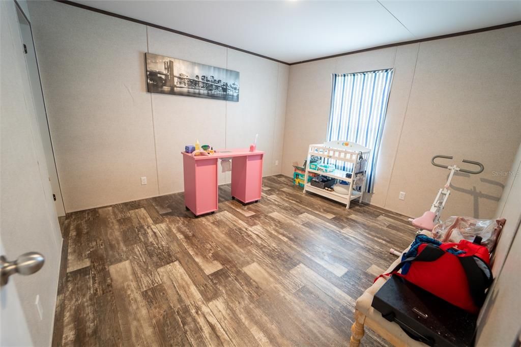 En Venta: $375,000 (5 camas, 3 baños, 2310 Pies cuadrados)