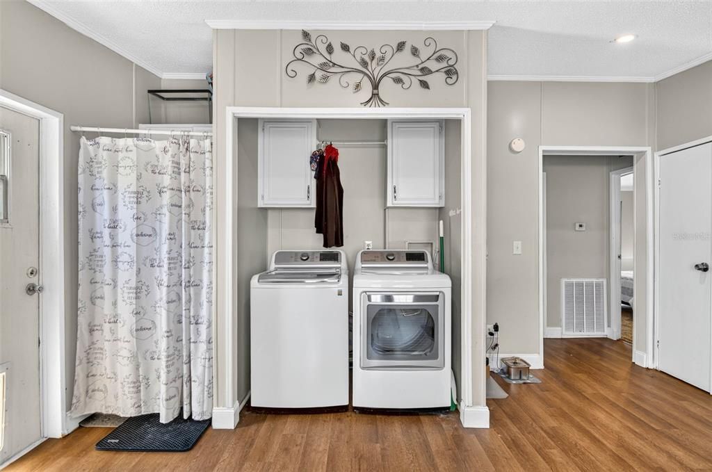 En Venta: $320,000 (3 camas, 2 baños, 1848 Pies cuadrados)