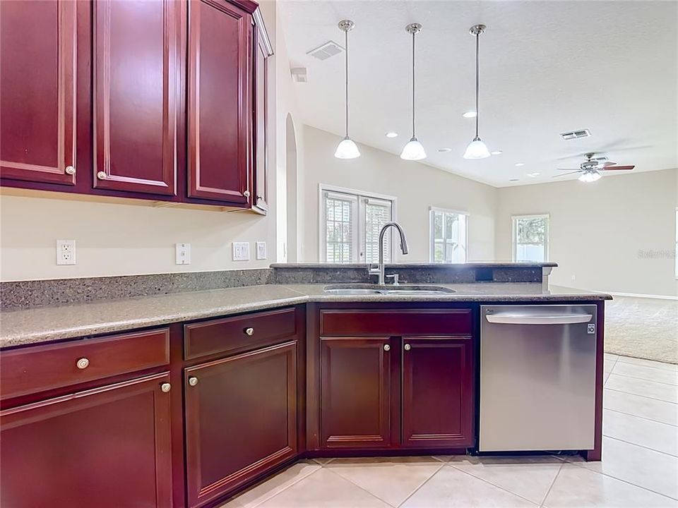 For Sale: $385,000 (4 beds, 3 baths, 2190 Square Feet)