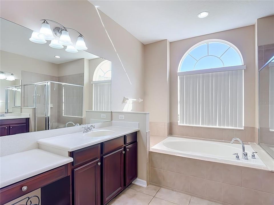 For Sale: $385,000 (4 beds, 3 baths, 2190 Square Feet)
