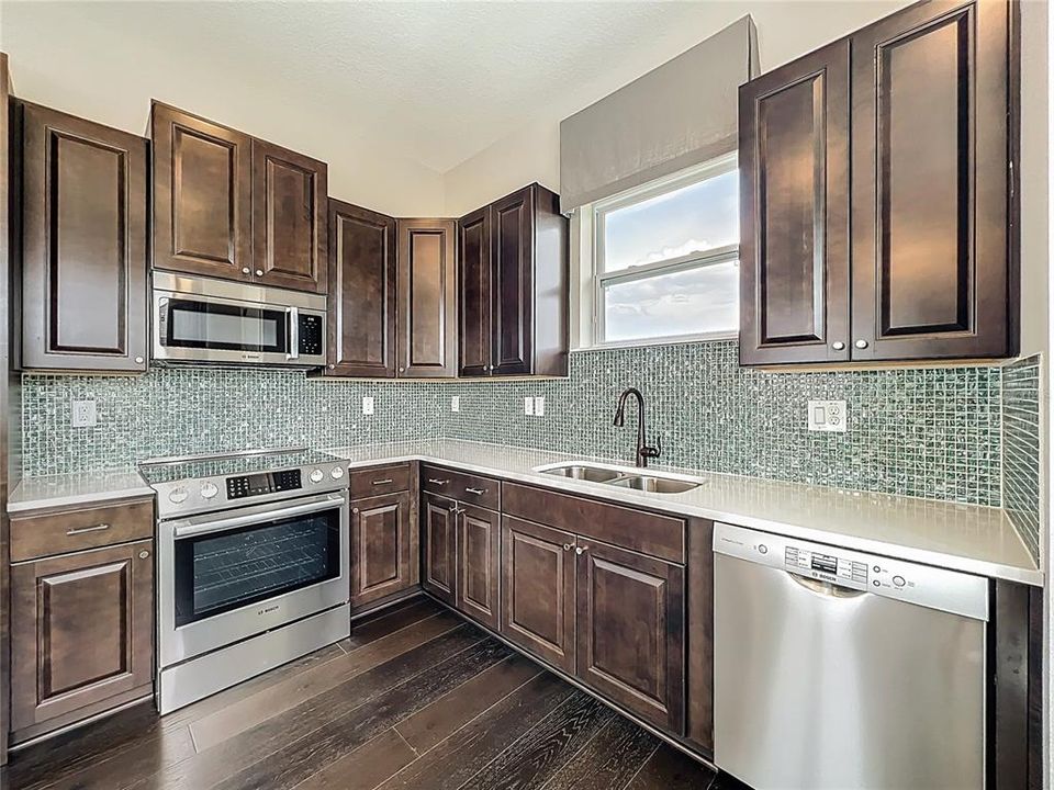 В аренду: $1,990 (1 спален, 1 ванн, 910 Квадратных фут)