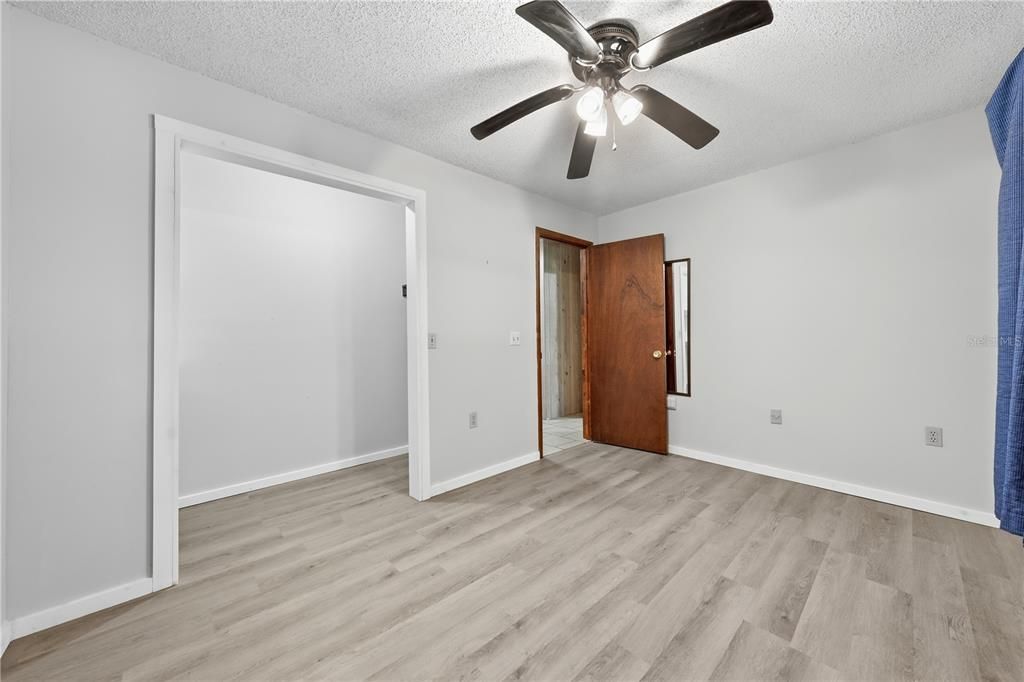 For Sale: $279,900 (4 beds, 2 baths, 1605 Square Feet)