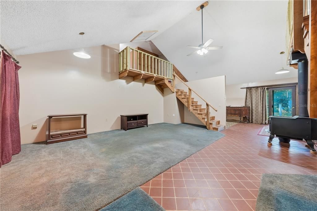 For Sale: $279,900 (4 beds, 2 baths, 1605 Square Feet)
