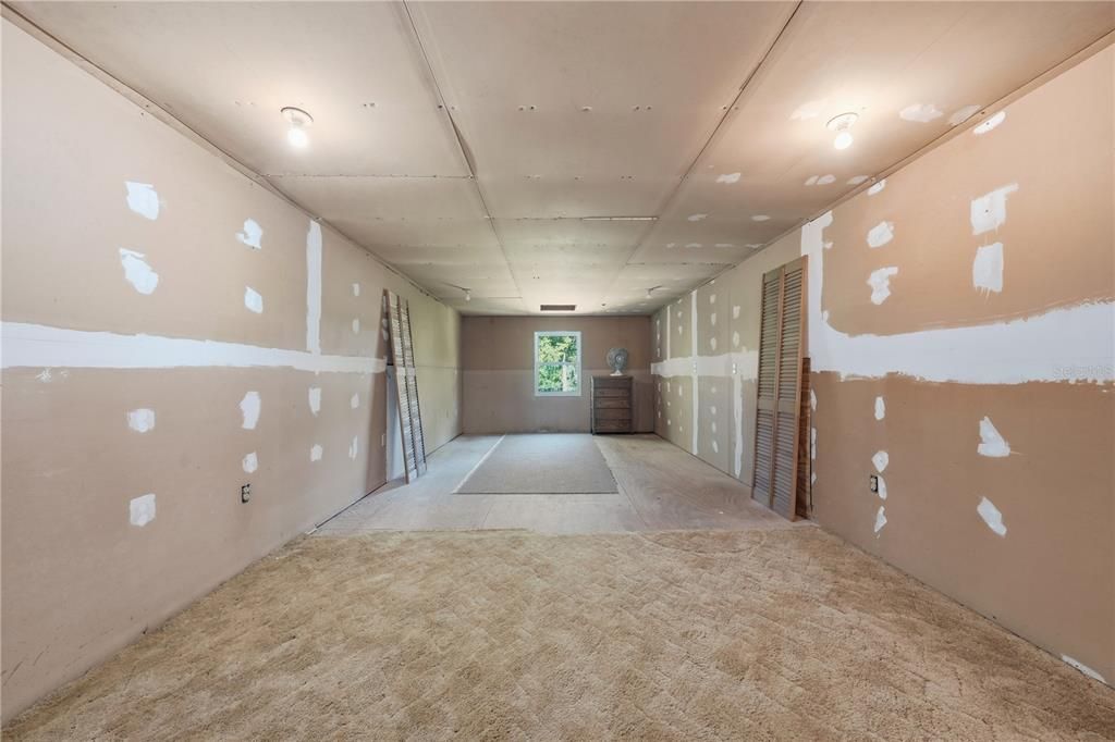 For Sale: $279,900 (4 beds, 2 baths, 1605 Square Feet)