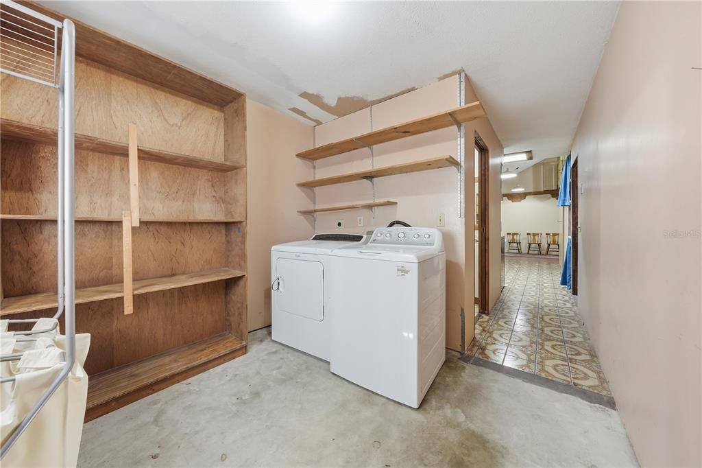For Sale: $279,900 (4 beds, 2 baths, 1605 Square Feet)