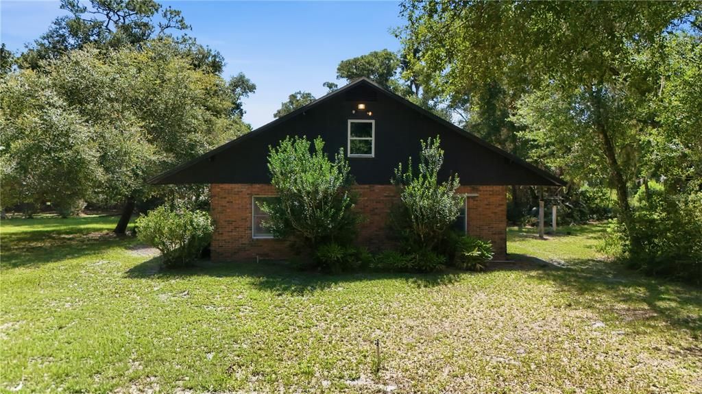 For Sale: $279,900 (4 beds, 2 baths, 1605 Square Feet)