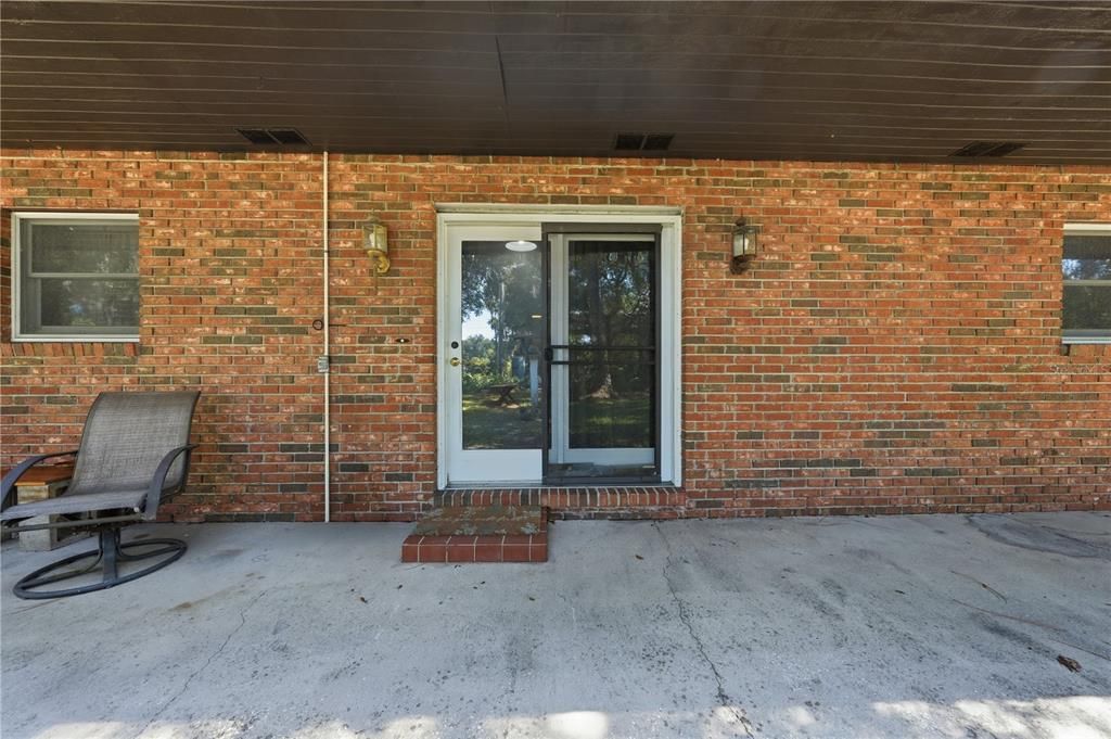 For Sale: $279,900 (4 beds, 2 baths, 1605 Square Feet)