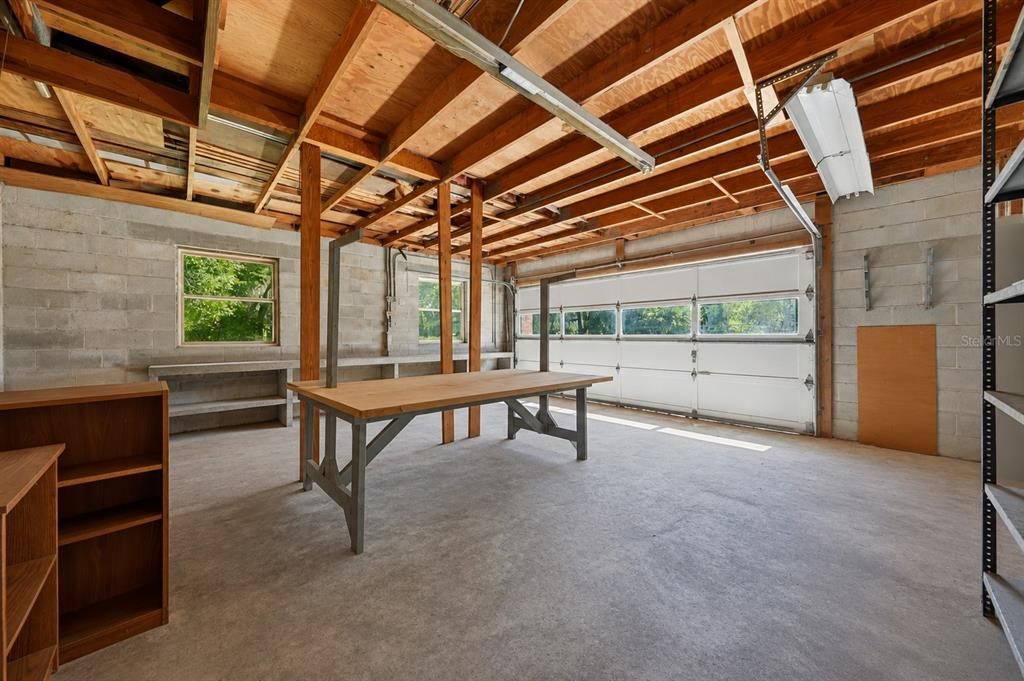 For Sale: $279,900 (4 beds, 2 baths, 1605 Square Feet)