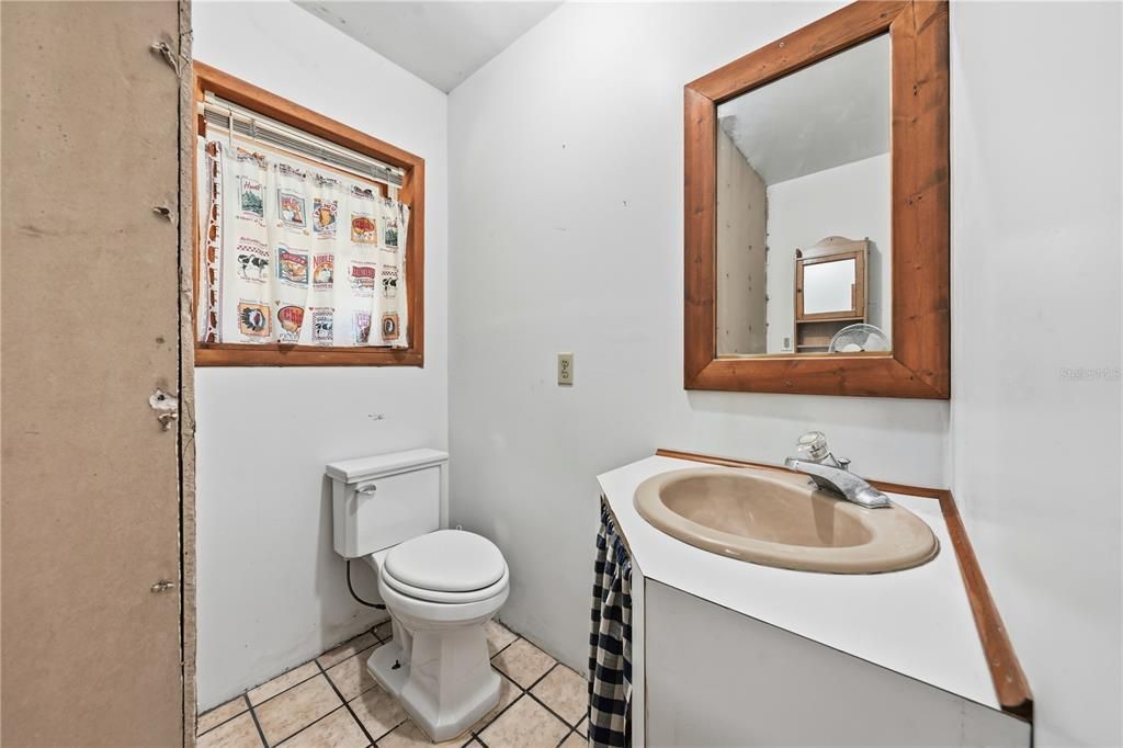 For Sale: $279,900 (4 beds, 2 baths, 1605 Square Feet)