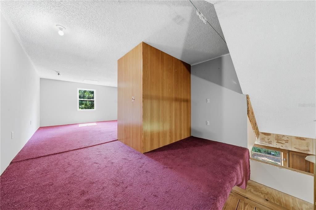 For Sale: $279,900 (4 beds, 2 baths, 1605 Square Feet)