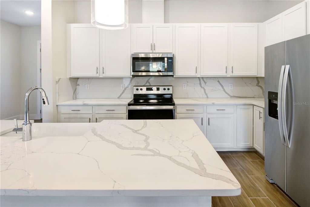 For Rent: $2,900 (3 beds, 2 baths, 1877 Square Feet)