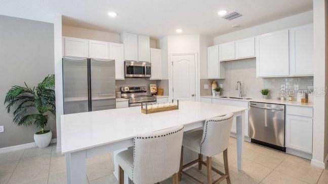 Activo con contrato: $248,900 (3 camas, 2 baños, 1666 Pies cuadrados)