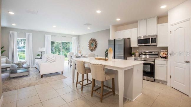 Activo con contrato: $248,900 (3 camas, 2 baños, 1666 Pies cuadrados)
