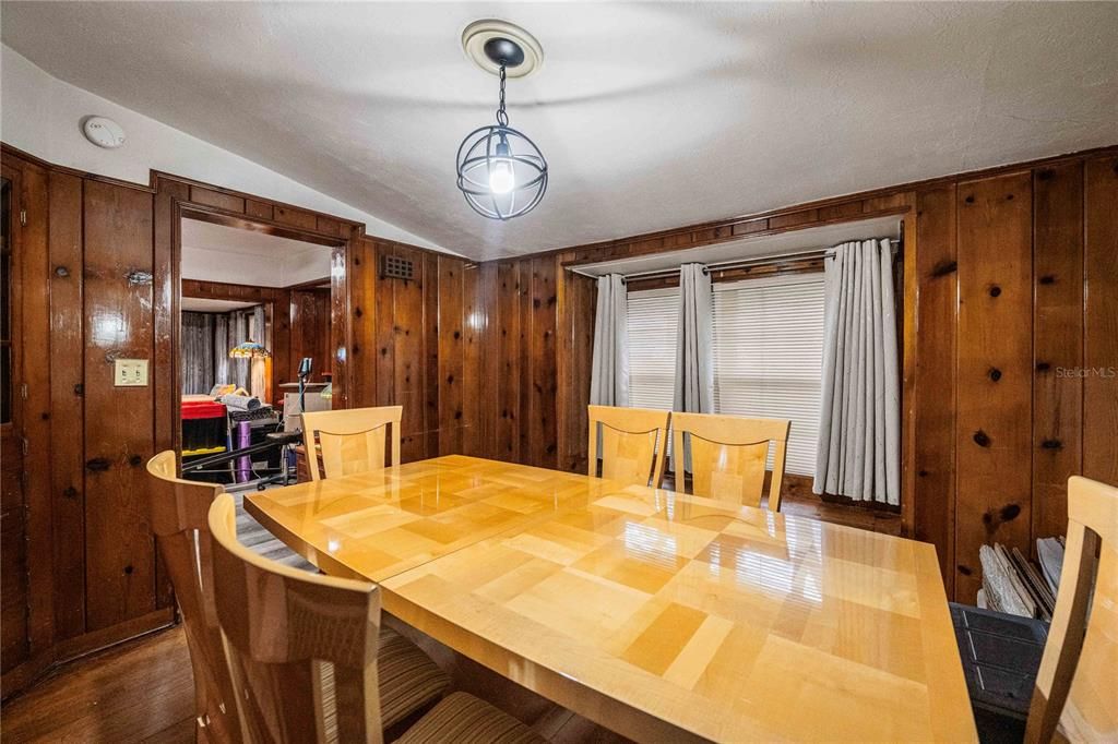 На продажу: $329,900 (3 спален, 2 ванн, 1828 Квадратных фут)