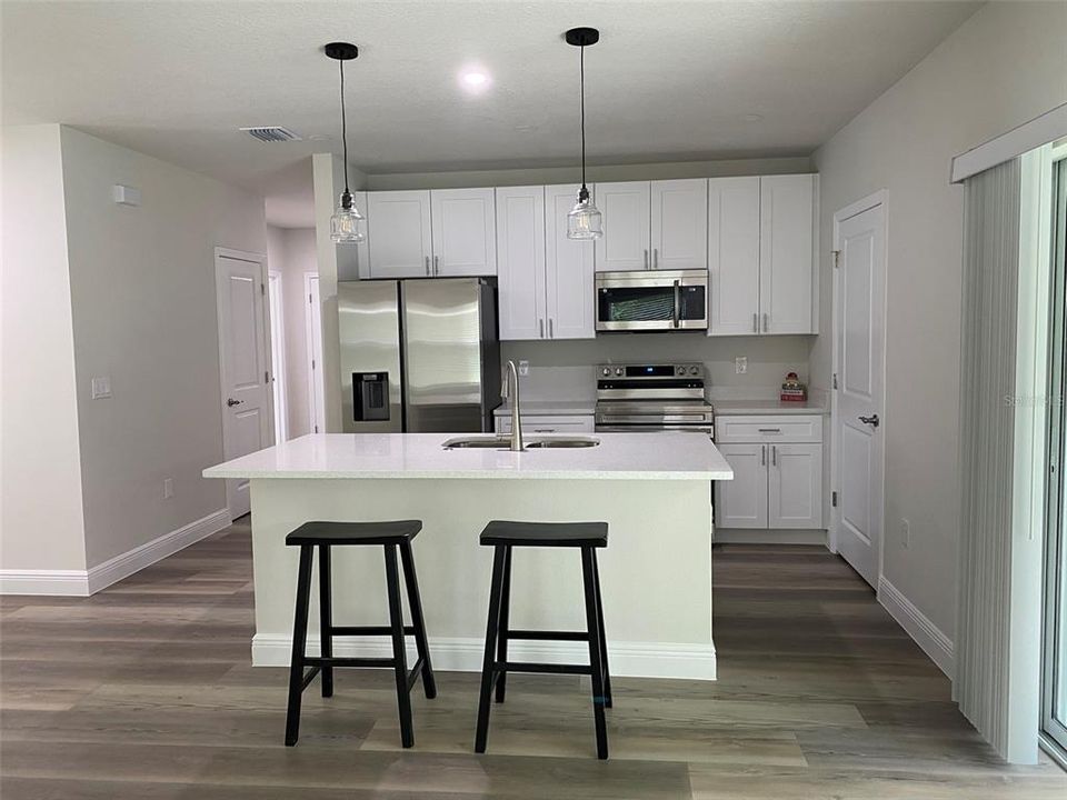For Sale: $259,000 (3 beds, 2 baths, 1357 Square Feet)