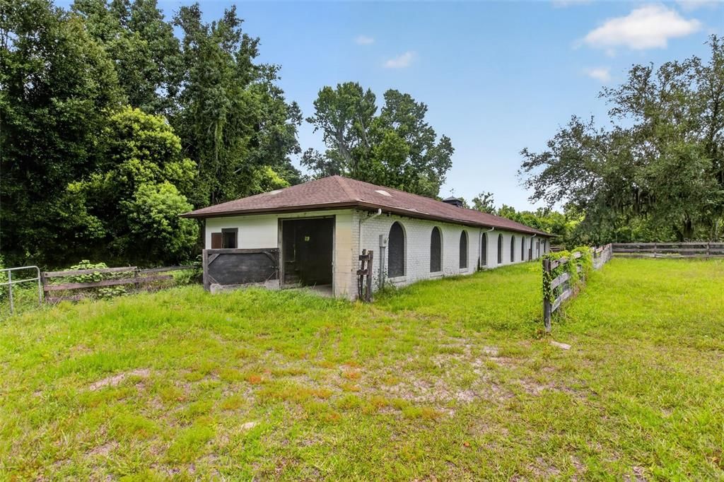 En Venta: $679,900 (3 camas, 2 baños, 4009 Pies cuadrados)