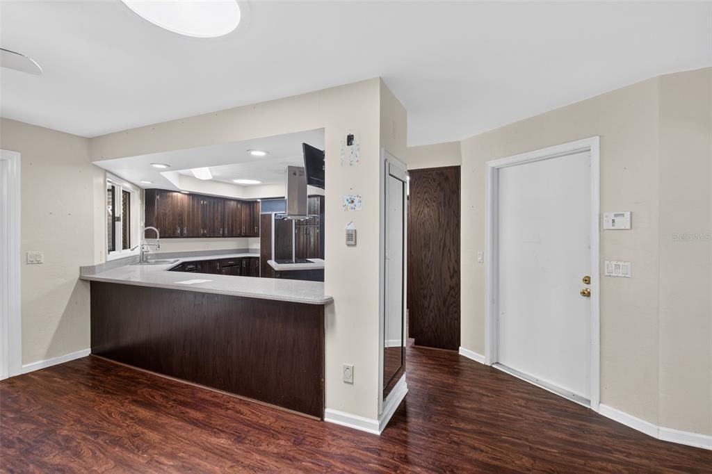 En Venta: $679,900 (3 camas, 2 baños, 4009 Pies cuadrados)