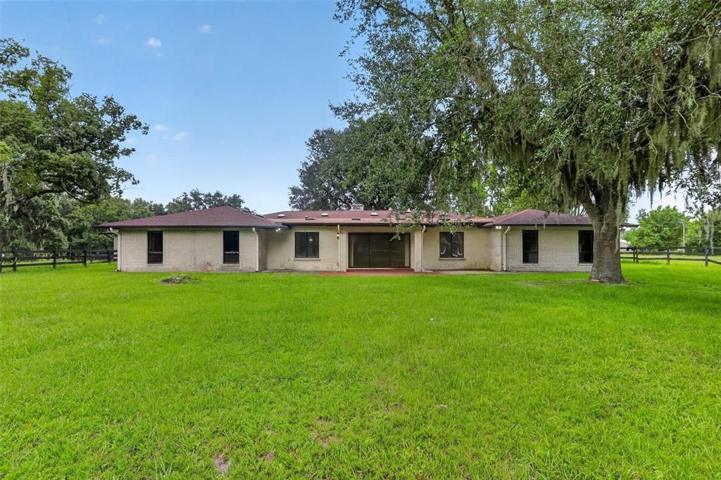 En Venta: $679,900 (3 camas, 2 baños, 4009 Pies cuadrados)