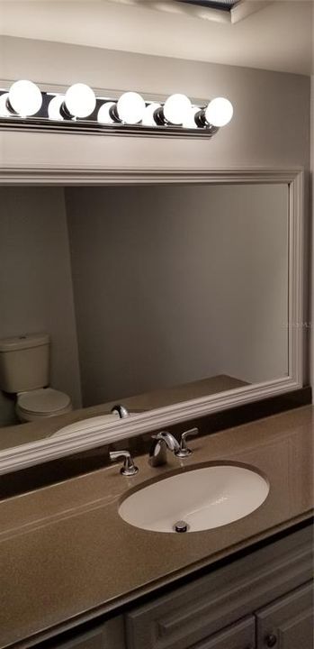For Rent: $1,375 (2 beds, 2 baths, 1038 Square Feet)