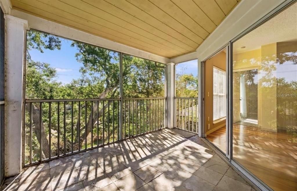 For Rent: $1,525 (2 beds, 2 baths, 990 Square Feet)