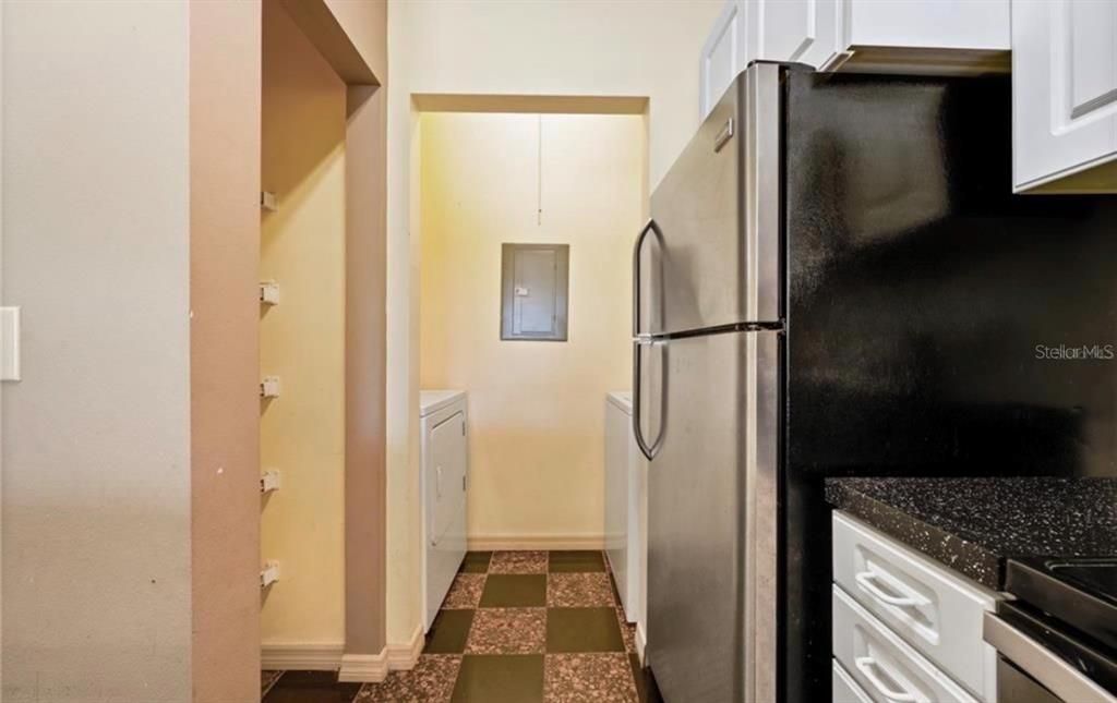 For Rent: $1,525 (2 beds, 2 baths, 990 Square Feet)
