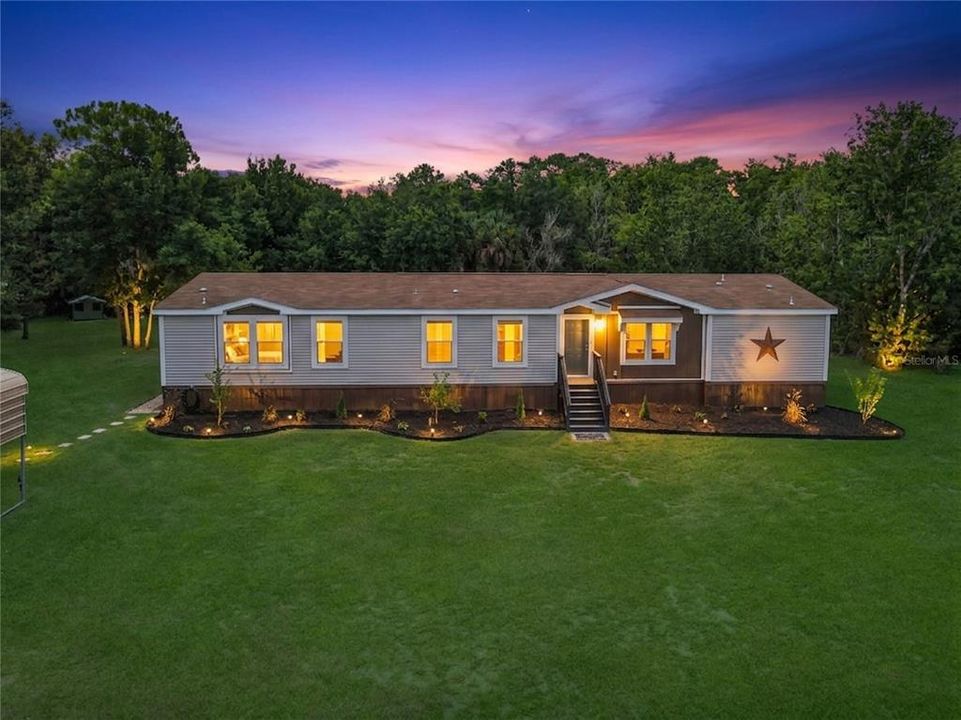 En Venta: $675,000 (4 camas, 3 baños, 2340 Pies cuadrados)