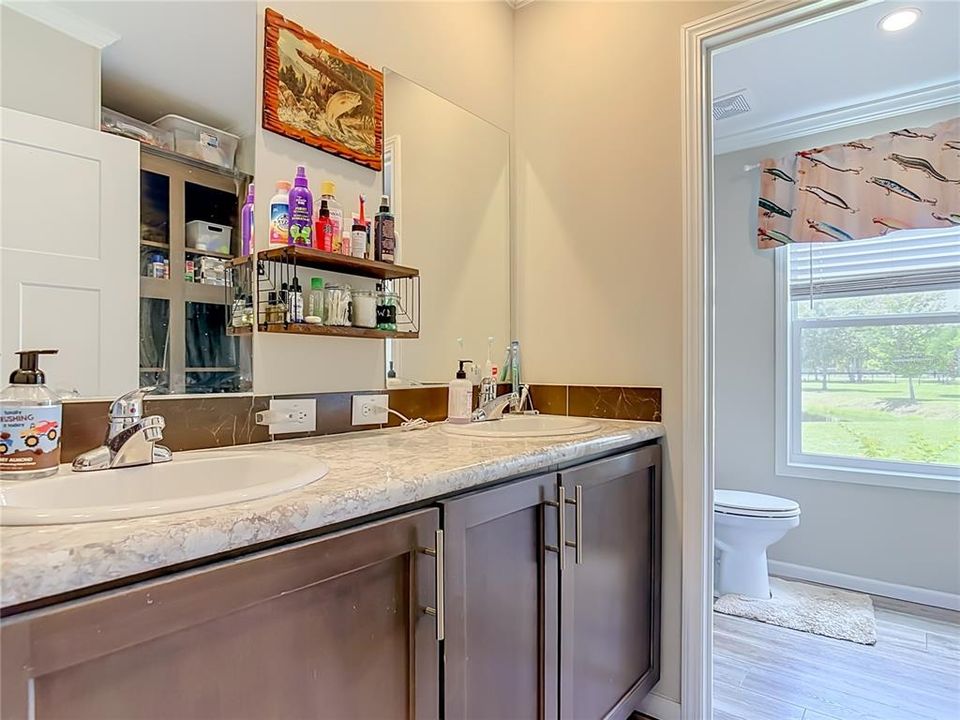En Venta: $675,000 (4 camas, 3 baños, 2340 Pies cuadrados)