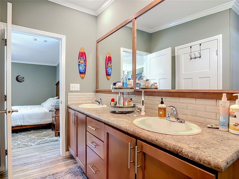 En Venta: $675,000 (4 camas, 3 baños, 2340 Pies cuadrados)