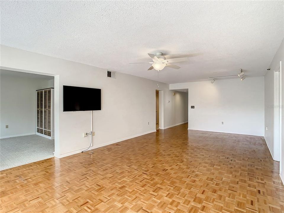For Sale: $280,000 (3 beds, 2 baths, 1876 Square Feet)
