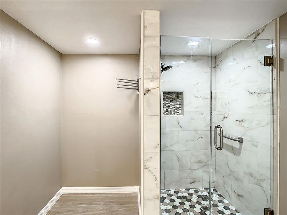 For Sale: $280,000 (3 beds, 2 baths, 1876 Square Feet)